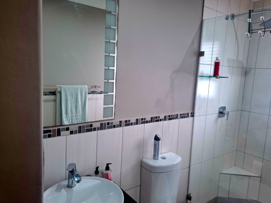 2 Bedroom Property for Sale in Hartenbos Central Western Cape
